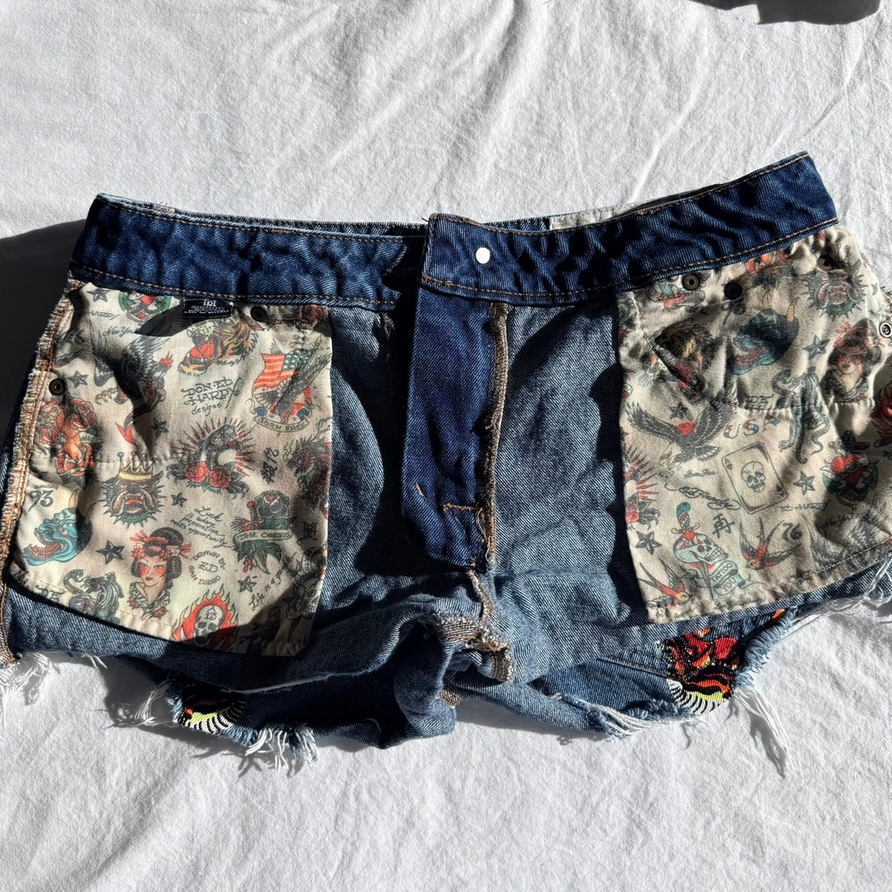 Vintage Ed Hardy Denim Cutoff Shorts Screaming Tiger Graphic Y2K Blue Size M - Picture 10 of 14